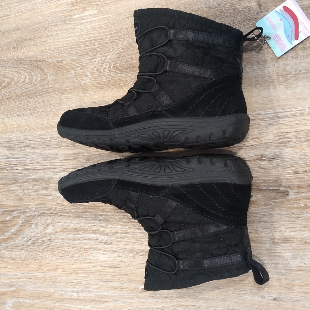 ❤️ NWT Skechers Women's Black leather Quilted Winter Boots size 5 ❤️ - Picture 5 of 12